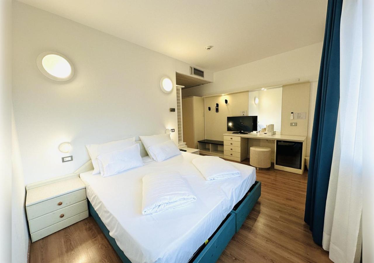 Hi Hotels Riva Del Garda Extérieur photo