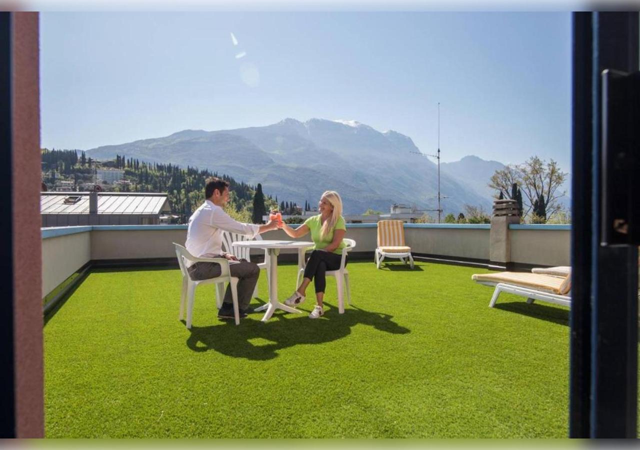 Hi Hotels Riva Del Garda Extérieur photo