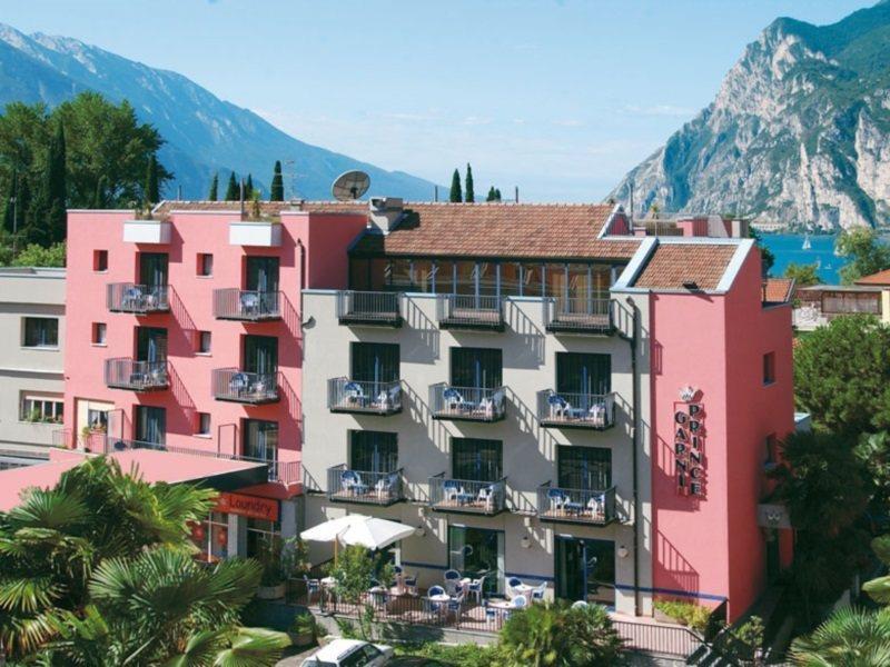 Hi Hotels Riva Del Garda Extérieur photo