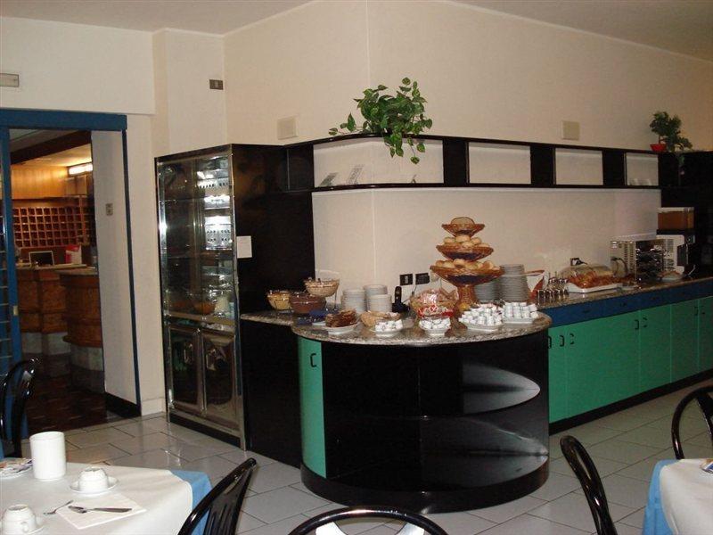 Hi Hotels Riva Del Garda Extérieur photo