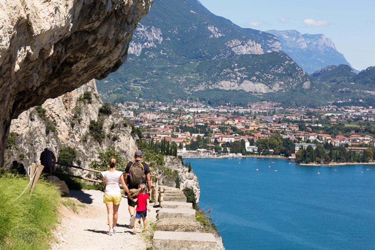 Hi Hotels Riva Del Garda Extérieur photo